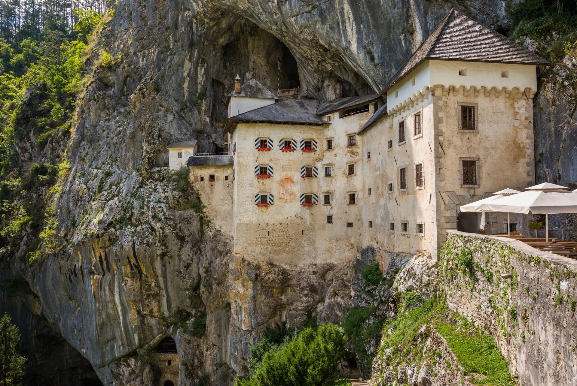 Predjama Castle